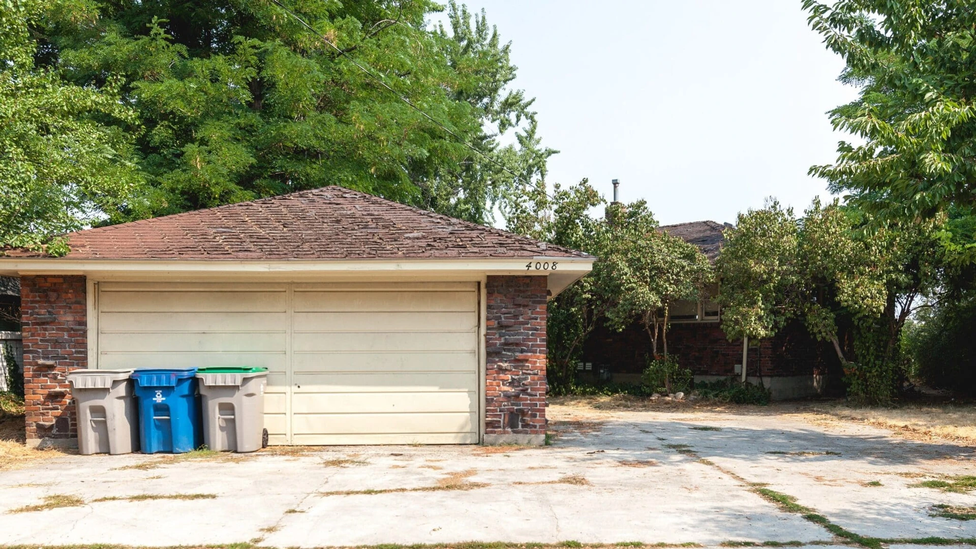 Buy My House - Cash Home Buyers - Before Image